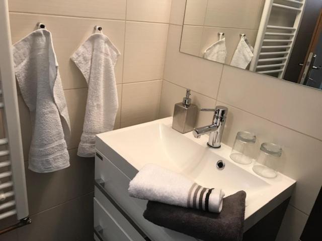 Apartman Innova Zlín エクステリア 写真